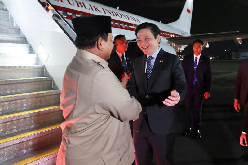 Sambutan Langsung PM Wong Saat Presiden Prabowo Tiba di Bandara Singapura