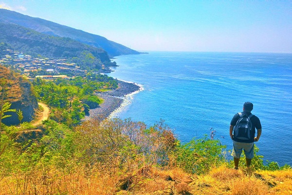 Lanskap Kota Ende dari Wolotopo