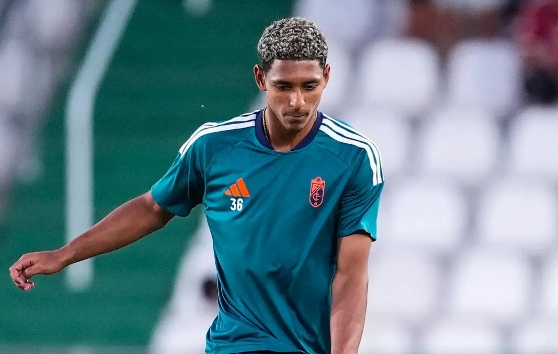 Bersaing dengan Real Madrid, AC Milan Intai Talenta Muda Granada Owen Emeka untuk Bursa Januari