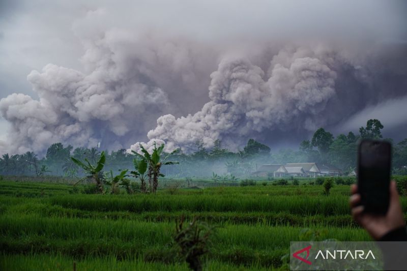 Kamis Pagi, 59 Gempa Hantam Semeru dalam 6 Jam Pasca-Erupsi