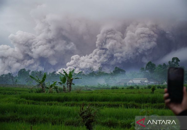 Kamis Pagi, 59 Gempa Hantam Semeru dalam 6 Jam Pasca-Erupsi