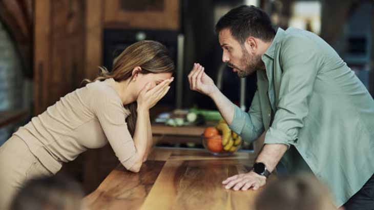 Toxic Positivity dalam Hubungan Percintaan, ketika Pasangan Selalu Bersikap Tegar