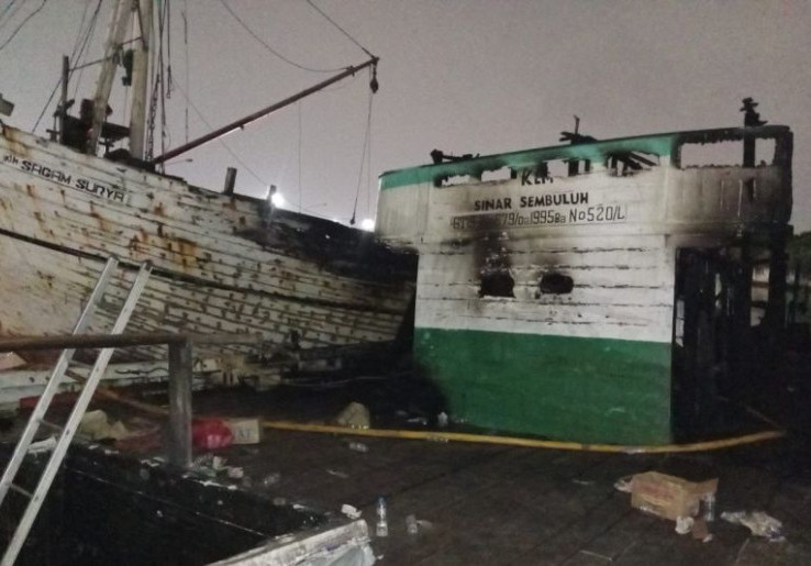 Dipicu Korsleting Lampu, Kerugian Kebakaran 2 Kapal di Sunda Kelapa Capai Rp 500 Juta