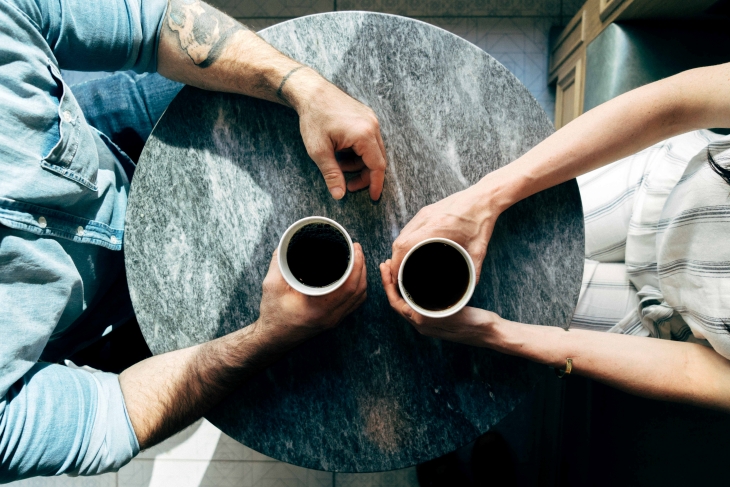 Merencanakan kencan pertama. (Foto: Unsplash/Joshua Ness)