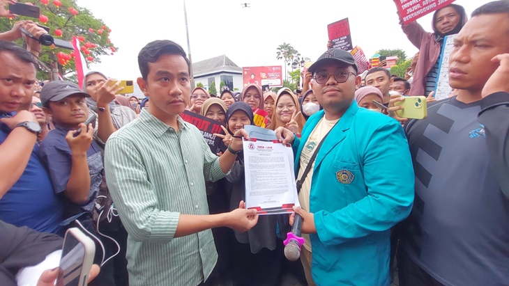 Gibran Bantah Demo Mahahasiwa di Balai Kota Solo Beri Dukungan Cawapres