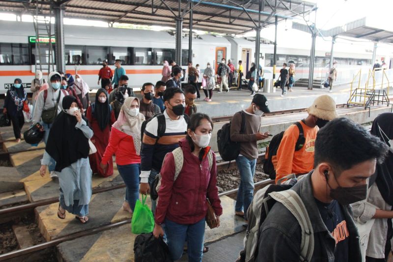 Syarat Baru Naik Kereta Api selama Libur Natal dan Tahun Baru 2023