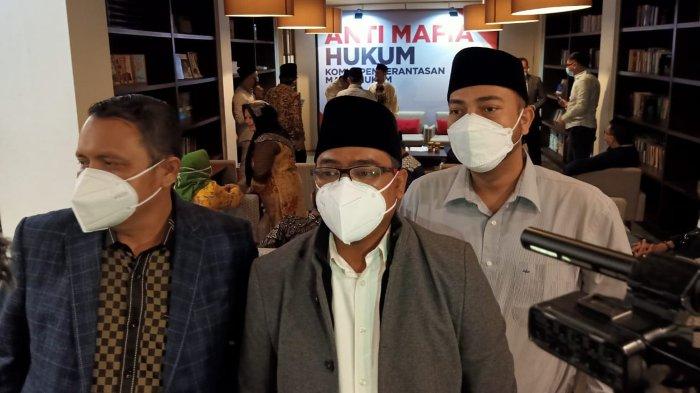 Direktur Komite Pemberantasan Mafia Hukum (PMH), Habib Muannas Alaidid deklarasi PMH yang digelar di Menteng, Jakarta Pusat pada Jumat (26/2/2021). Foto: Istimewa