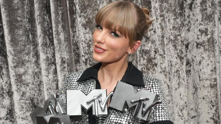 Taylor Swift Borong Empat Piala di MTV EMA 2022