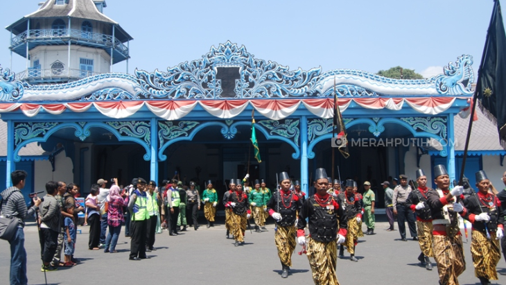 Adang Warnai Puncak Grebeg Maulud Keraton Kasunanan Solo