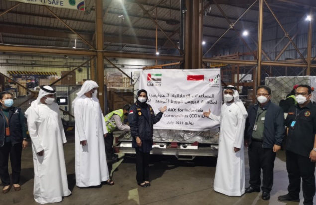 450 Ton Silinder Oksigen dan Bantuan Kesehatan Darurat Kiriman UEA Mendarat di Indonesia