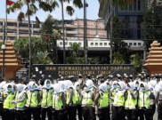 Pasukan Polwan 'Asmaul Husna' Siaga Dinginkan Demo Hari Ini