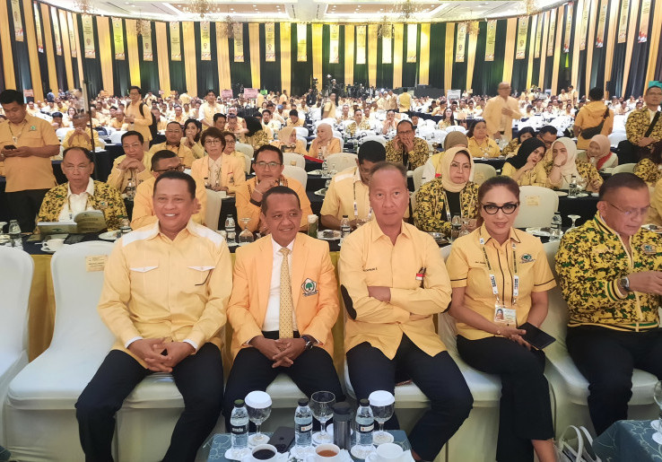 Bahlil Bantah Presiden Jokowi Jadi Dewan Pembina Golkar Periode 2024-2029