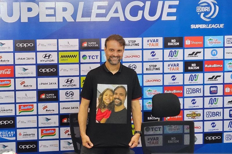 Persija Jakarta Sikat Persita 4-0 di Laga Perdana Super League 2025/2026, Mauricio Souza Kirim Sesuatu Spesial ke Brasil