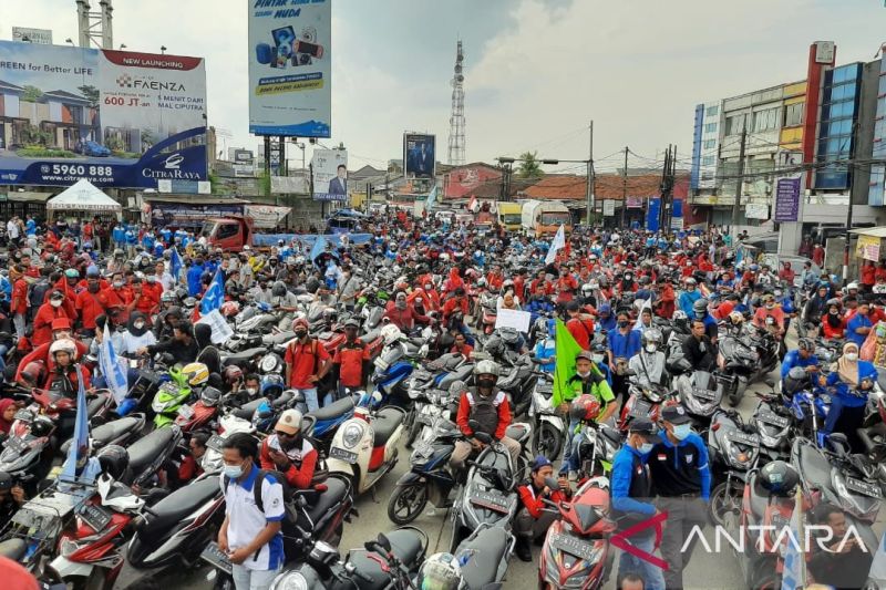 Pengumuman Upah Minimum Ditargetkan Setelah Menaker Bertemu Presiden