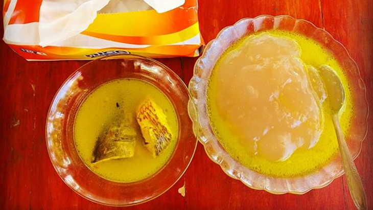 Papeda dengan sayur kuning khas Papua. (Instagram/ brian_alendry)