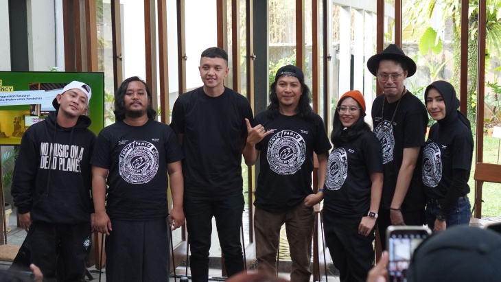 Bicara Tentang Darurat Iklim, 13 Musisi Indonesia Bersatu dalam Album 'sonic/panic'