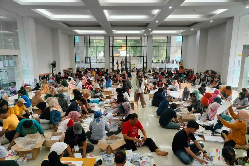 Honor Pelipat Surat Suara di Jakarta Rp 450 Per Lembar