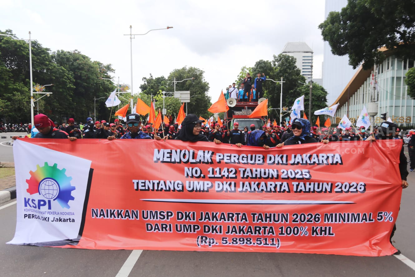 Aksi Demo Buruh Tolak Kenaikan UMP DKI Jakarta Tahun 2026 Tak Sesuai KHL  