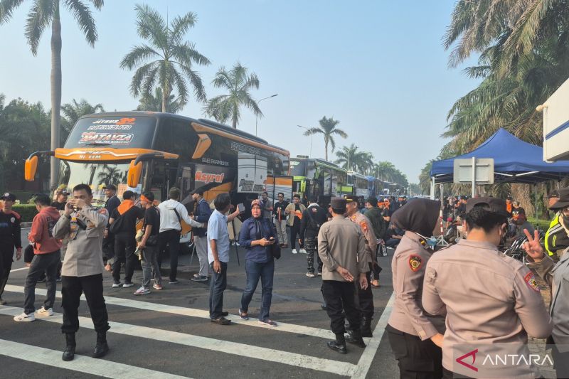 Peringatan May Day, 25 Ribu Buruh Berangkat dari Cikarang Menuju Monas