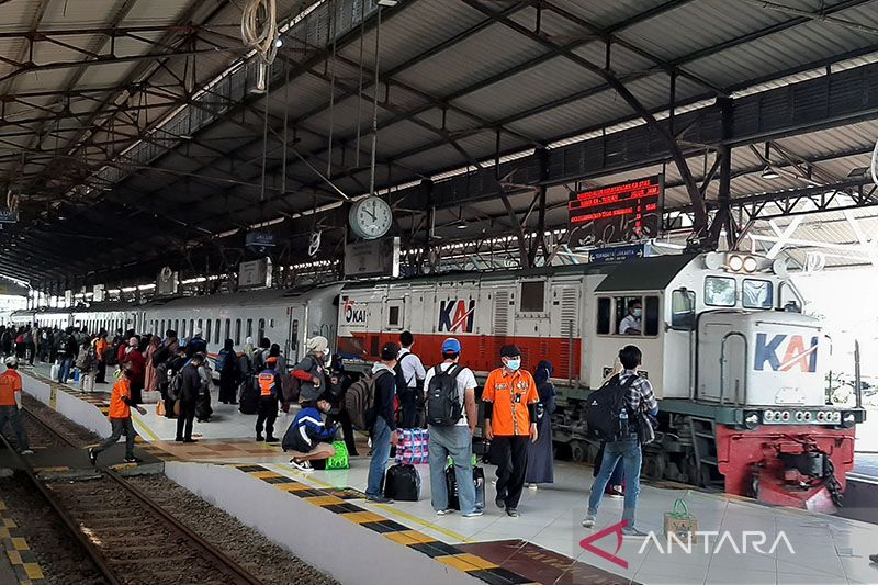 Penumpang Kereta Api Naik 22 Persen Jelang Libur Panjang Akhir Pekan