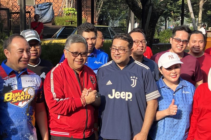 Sekjen PDIP dan Demokrat Bertemu di Gelora Bung Karno
