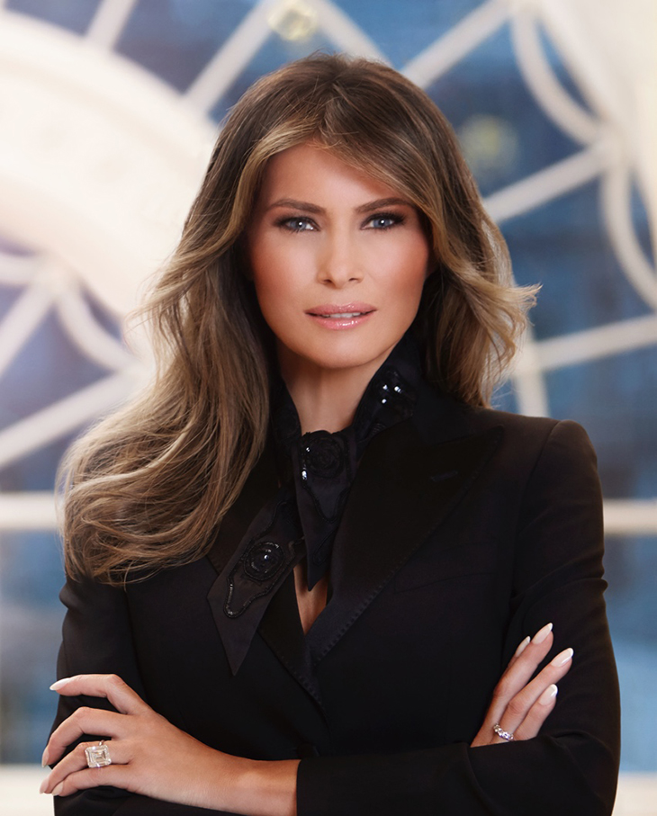 Melania Trump Panen di Kebun Sayur Michelle Obama