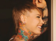 4 Cara Efektif Pamer Tato Baru Pas Halalbihalal di Tongkrongan