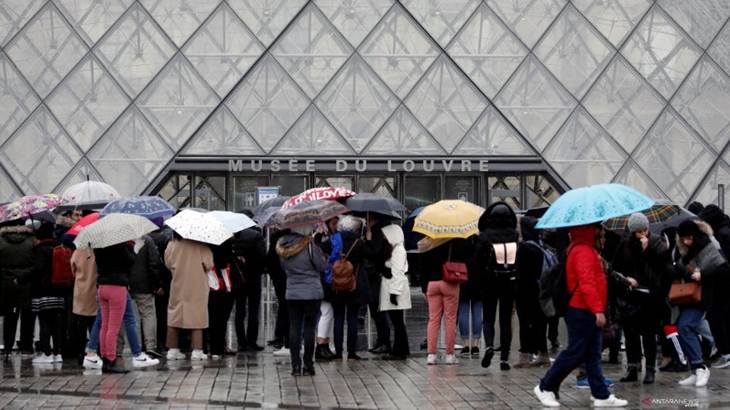 Museum Louvre di Paris Tutup akibat Pegawai Takut Penyebaran Virus Corona