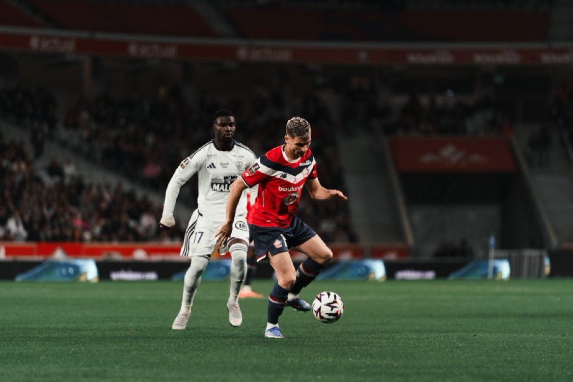 Klasemen Liga Prancis Ligue 1 2026/2027 Setelah PSG Kalahkan Strasbourg 3-1, Calvin Verdonk dkk. Gagal Amankan Poin Penuh