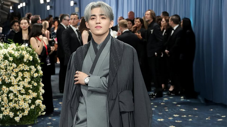 Bikin Noleh nih, S Coups SEVENTEEN Tampil Pakai Hanbok di Met Gala 2025