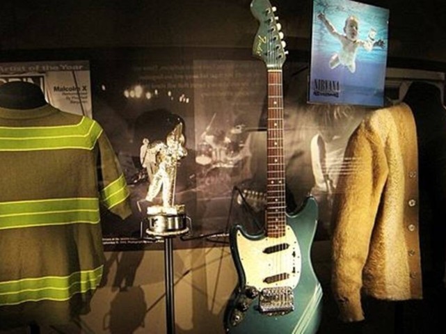 gitar kurt cobain