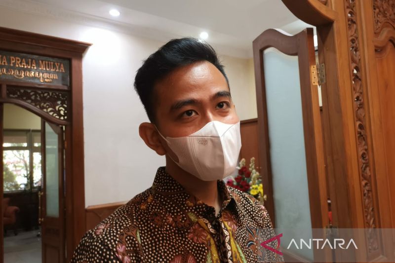 Gibran Terapkan Smart City Lewat Penataan Kawasan Kumuh