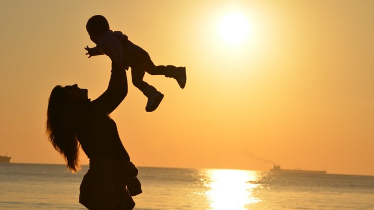 Detak Jantung Ibu Beri Manfaat Luar Biasa Untuk Bayi