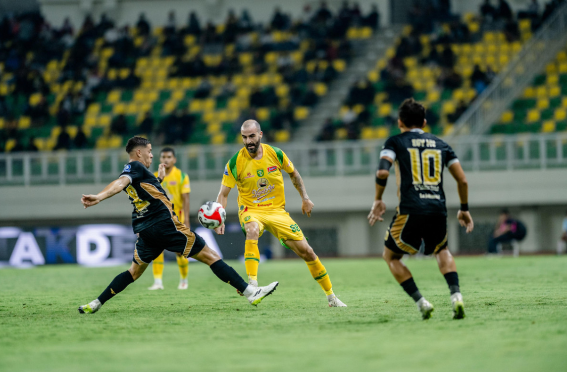 persebaya-vs-persija-18-oktober-2025-preview-live