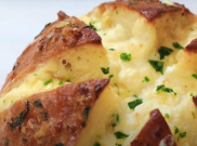 Resep Street Food Viral ala Korea 'Garlic Cheese Bread' 