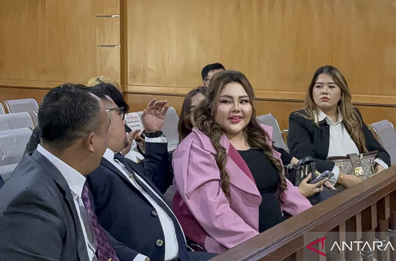 Polda Jabar Periksa Lisa Mariana Kasus Video Syur Cowok Bertato, Terkait RK?