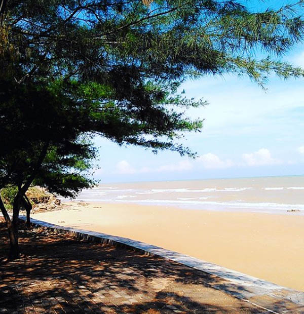 pantai slopeng