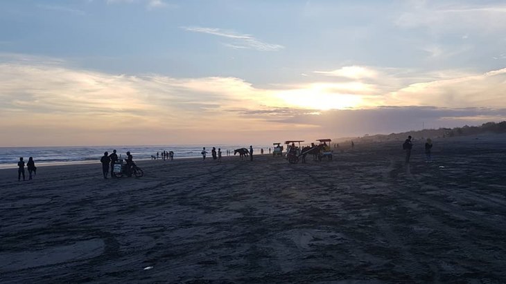 Gelombang Tinggi Landa Pantai Selatan Yogyakarta, Wisatawan Dilarang Berenang