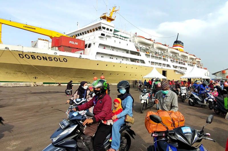 Setelah 14 Jam, Pemudik Gratis Dengan Kapal Laut Tiba di Semarang