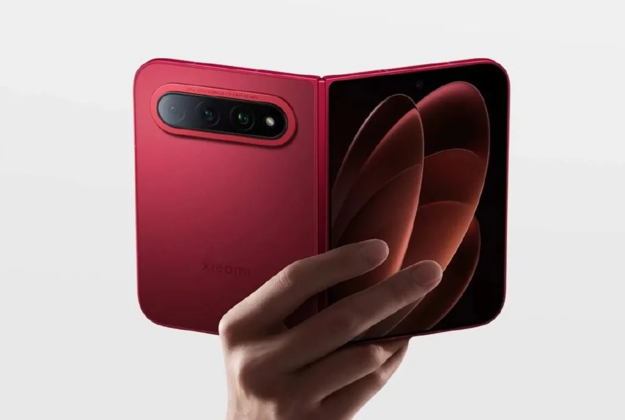 Xiaomi 18 Fold vs iPhone Duo