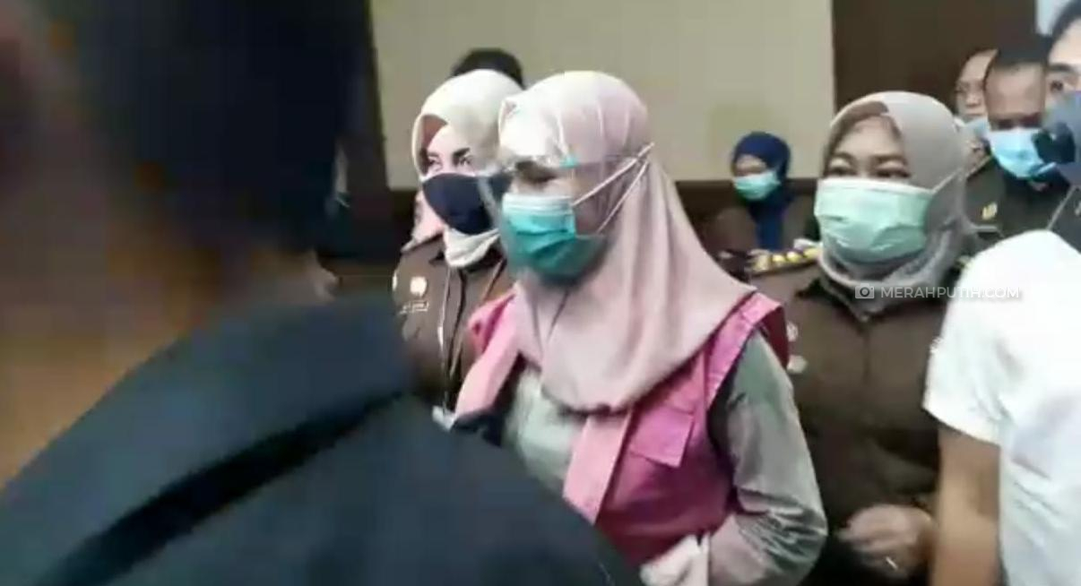 Jaksa Pinangki tampil beda di sidang perdananya (MP/Ponco Sulaksono)