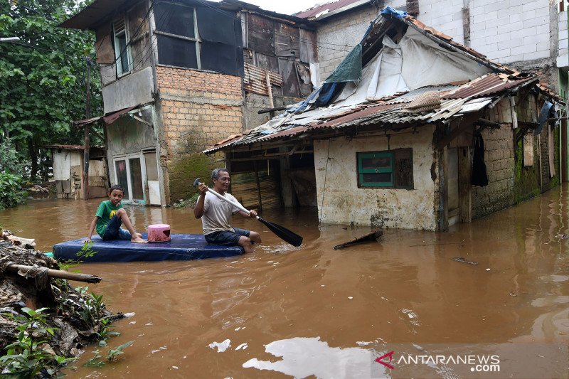 Katulampa Siaga III, Warga Bantaran Kali Ciliwung Diminta Waspada Banjir