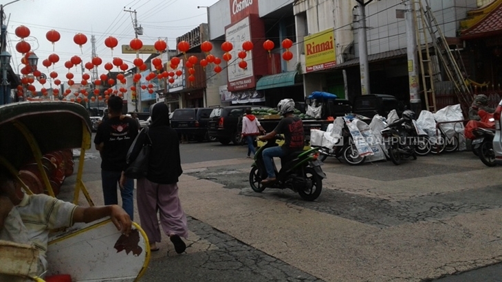 Jelang Imlek, Kawasan Pasar Gede Mulai Berhias Lampion