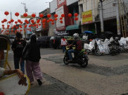 Jelang Imlek, Kawasan Pasar Gede Mulai Berhias Lampion