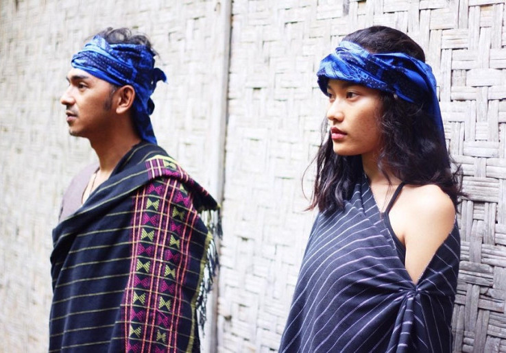 Amanda Pamerkan 24 Koleksi Tenun Baduy di London Fashion Week 2017