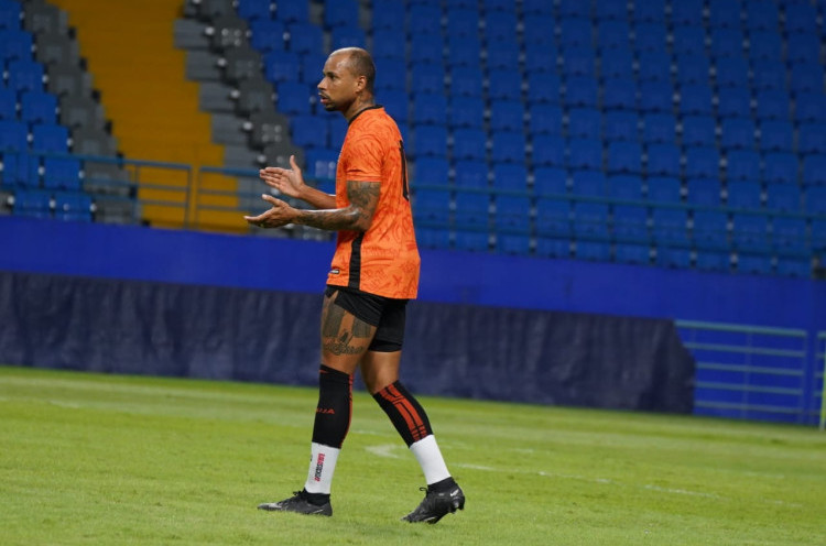 Pelatih Persija Mauricio Souza Tantang Penyerangnya Gustavo Almeida