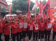 Massa Kader PDIP Solo Geruduk Kantor DPC, Desak Megawati Jadi Ketum Partai Lagi