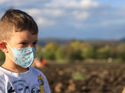 Donasi Masker bagi Pejuang Kanker YKAKI