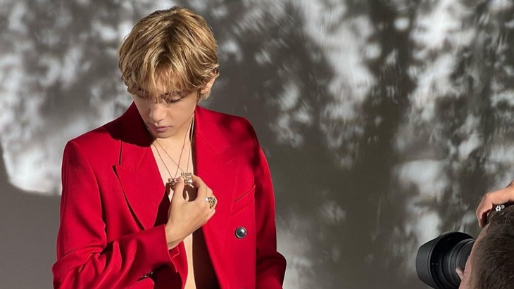 V BTS Jadi Global Ambassador, Kalung Rp 400 Juta Cartier Terjual Habis