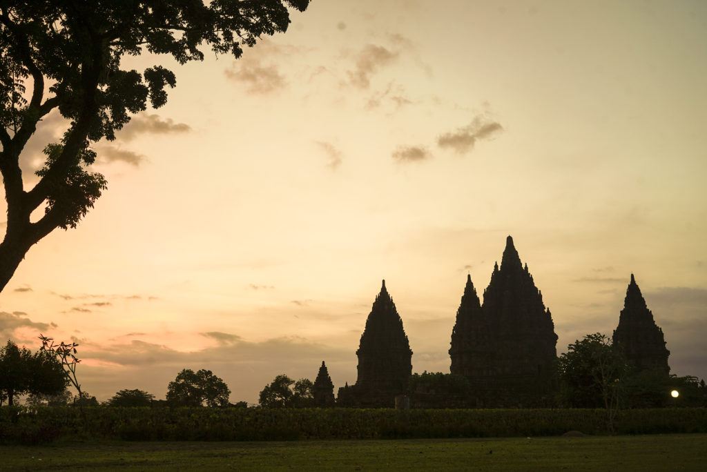 Candi Prambanan dan ratu boko di Yogyakarta. Foto: Dispar Sleman